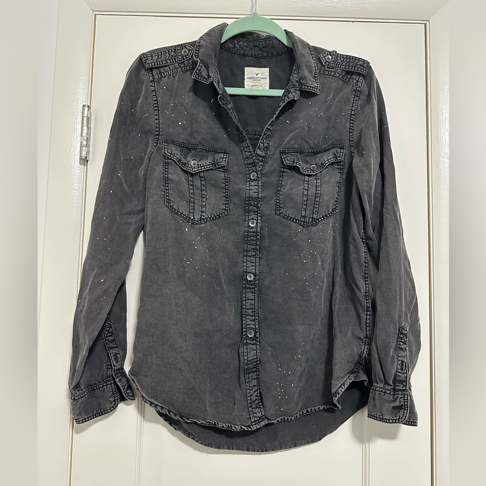 American Eagle Outfitters black & white paint speckled button down blouse